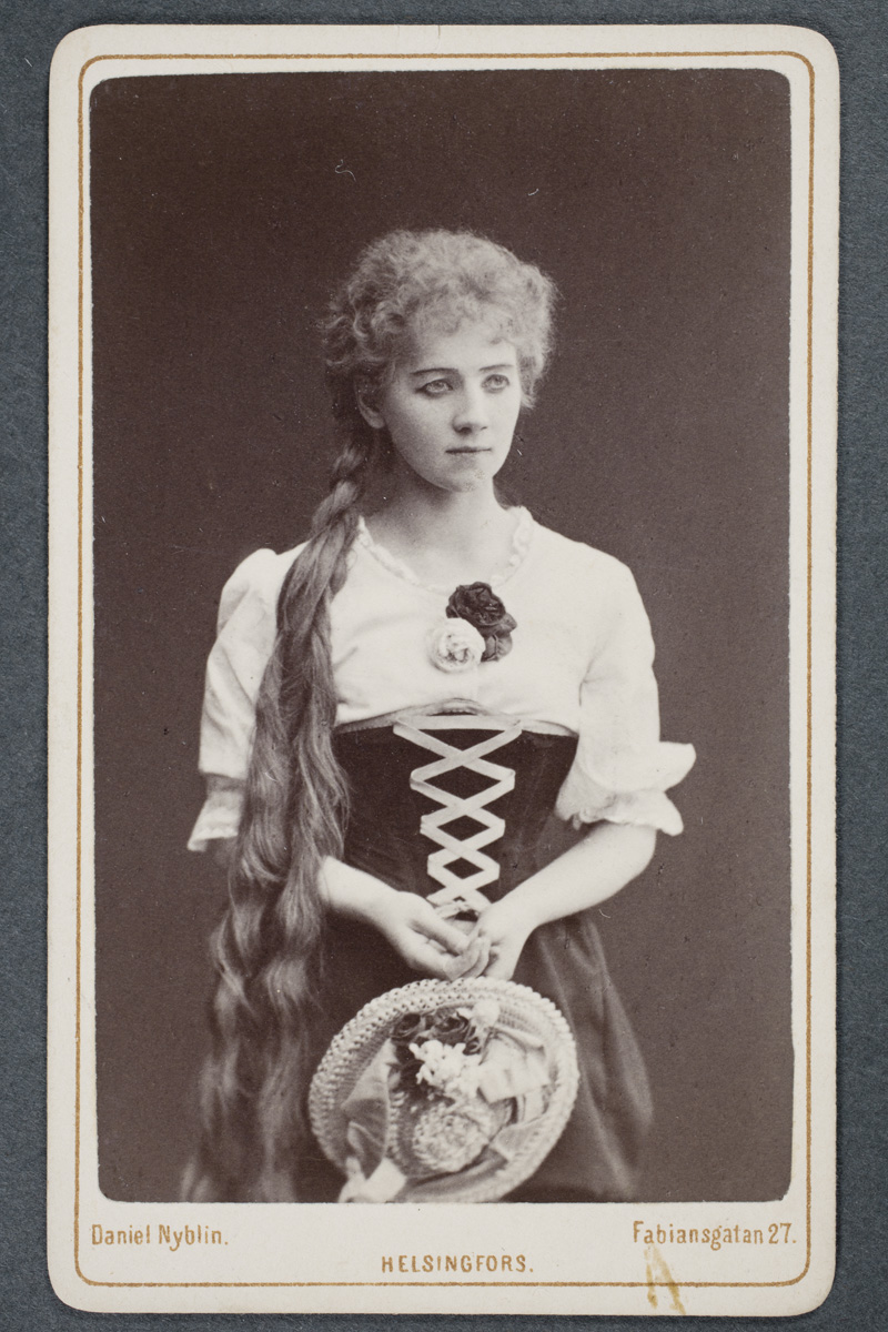 ???resource.thumbnail???: Alma Evelina Fohström-von Rode (1856-1936).