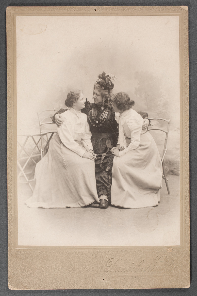 Thumbnail: Greta Strindberg (1881–1912), Anton Franck (1858-1923) ...
	
		Greta Strindberg (1881–1912), Anton Franck (1858-1923) och Ella Kämp i pjäsen "Charleys tant...