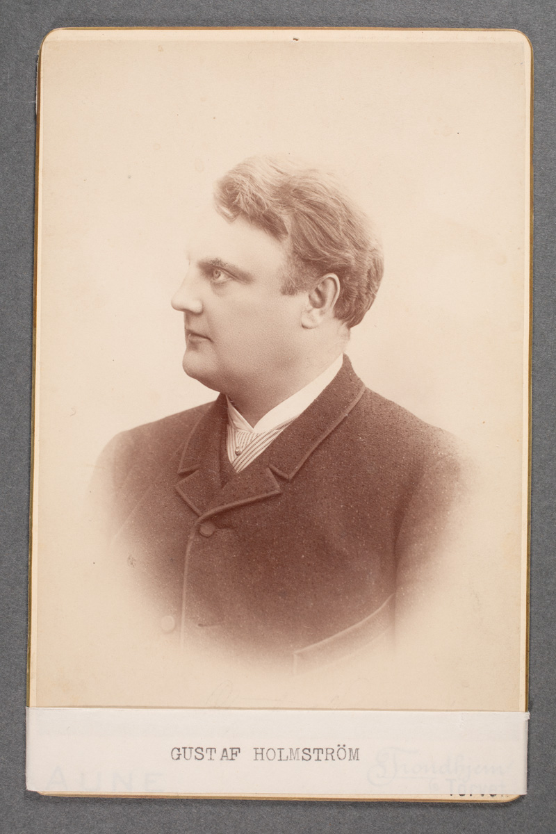 ???resource.thumbnail???: Gustaf Holmström (1855-d), tenorsångare.
	
		Gustaf Holmström (1855-d), tenorsångare.
Foto: Aune