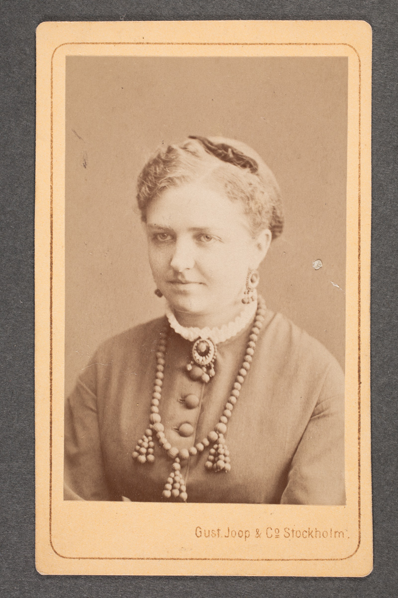 Esikatselukuva: Hedvig Harling (1841-1887), svensk operasångare och skådespelare.
	
		Hedvig Harling (1841-1887), svensk operasångare och skådespelare. 
Gift med skådespelaren Anders ...