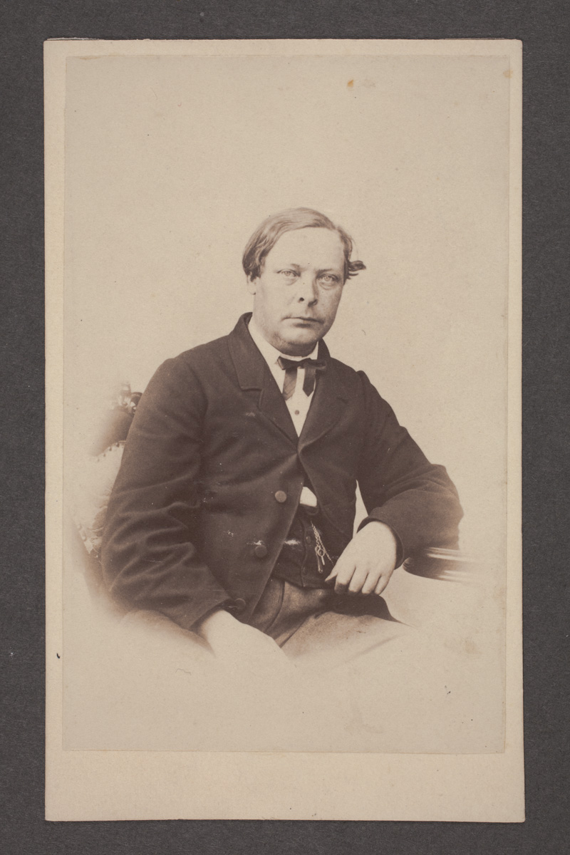 ???resource.thumbnail???: Peter Christoffer Liebert (1818-1866), fotograf i ...
	
		Peter Christoffer Liebert (1818-1866), fotograf i Helsingfors 1852-1866.
På baksidan: "Peter...