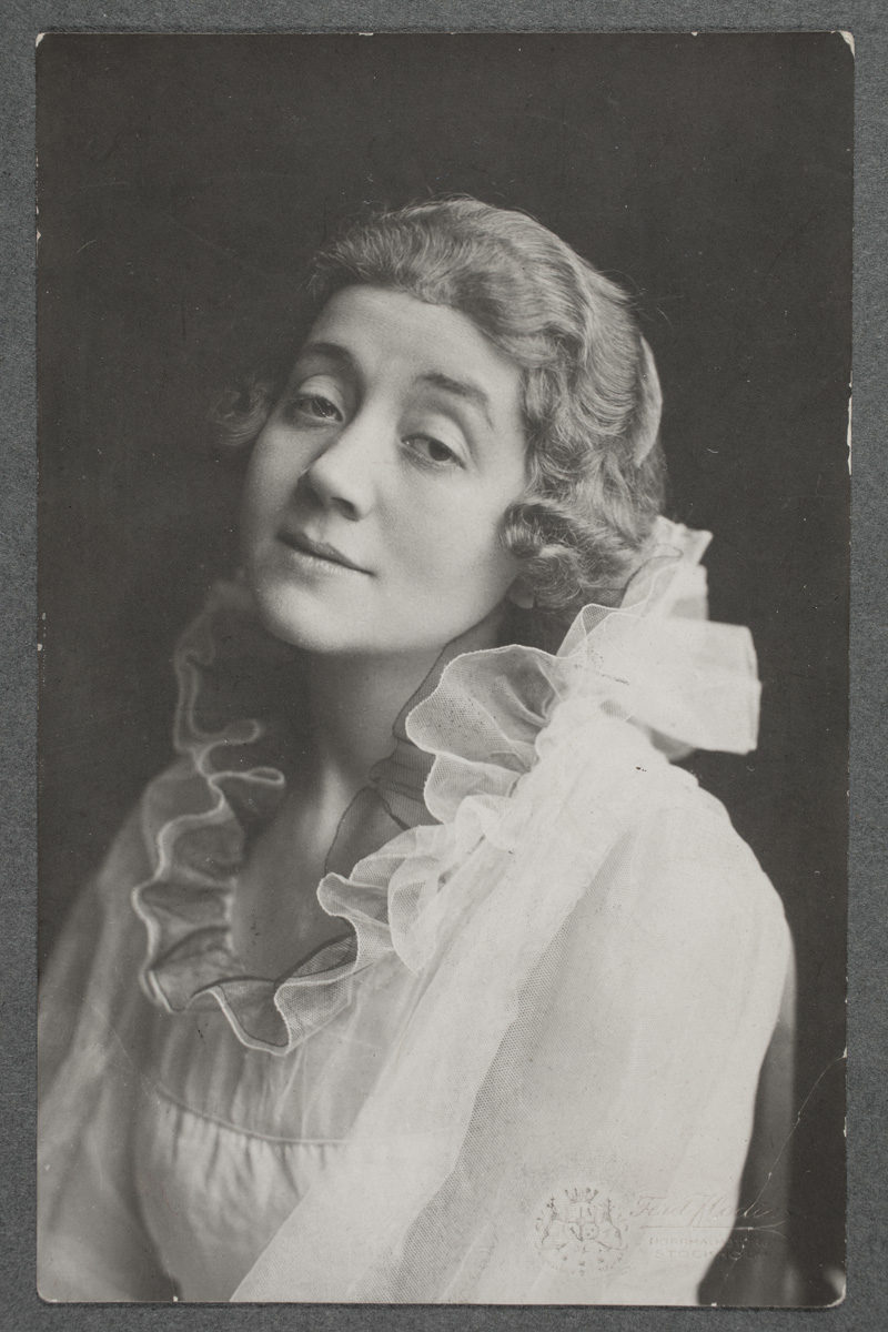 ???resource.thumbnail???: Naima Wifstrand (1890-1968), svensk operettsångare, skådespelare, ...
	
		Naima Wifstrand (1890-1968), svensk operettsångare, skådespelare, kompositör och regissör, i &quo...